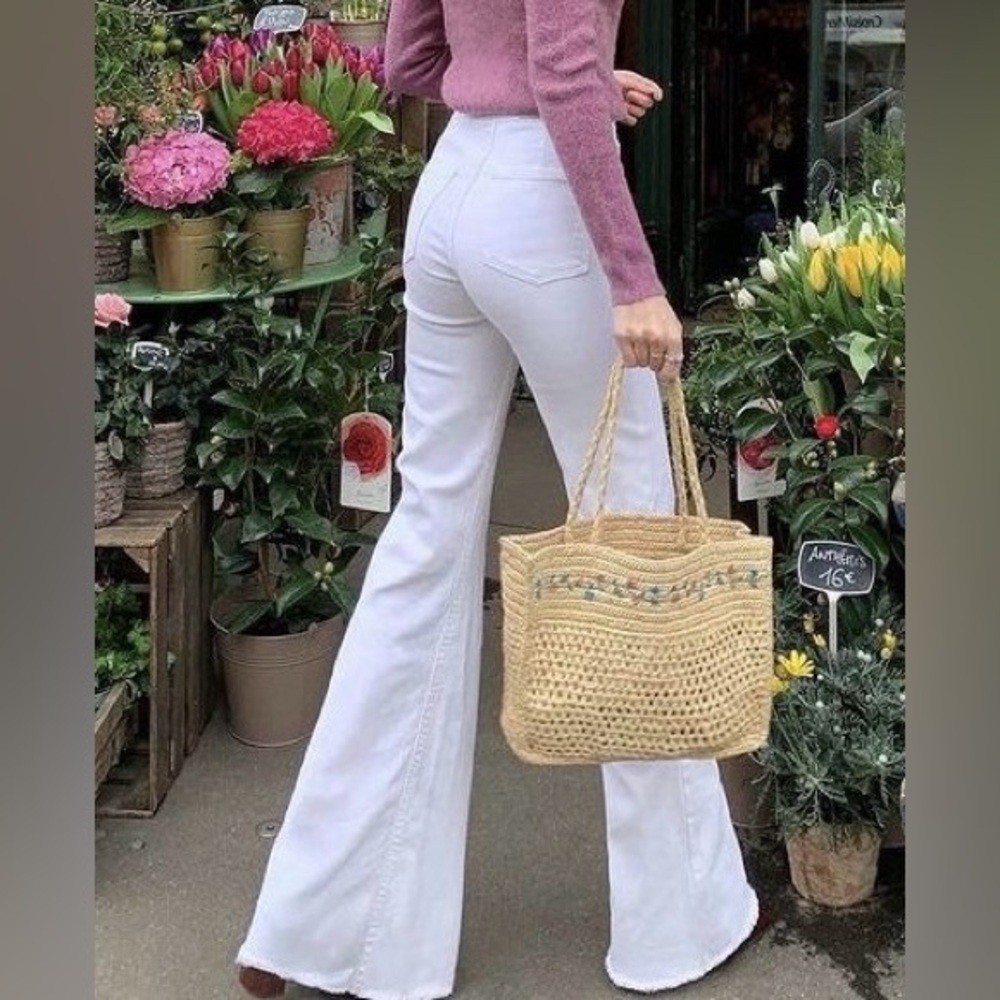 White Flared Jeans 🌼